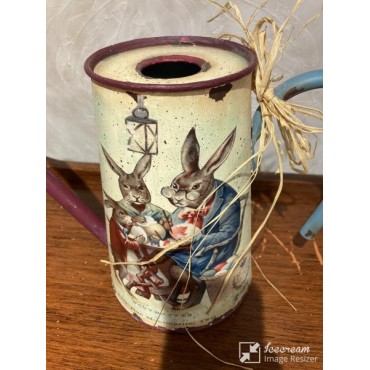 Rustik Çiçek Bahçesi: Galvaniz Dekoratif Suluk