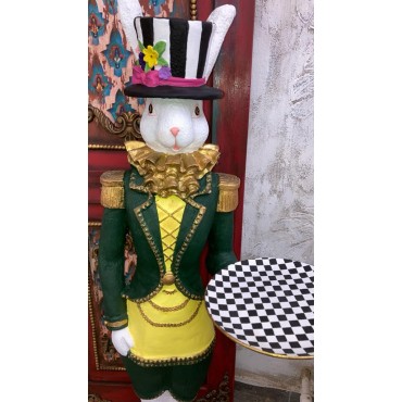 Tepsili Dev Servis Tavşanı Ayakta