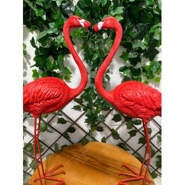 Kırmızı Flamingo Romantizmi: Sevgililer Günü Hediyesi