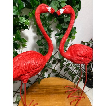 Kırmızı Flamingo Romantizmi: Sevgililer Günü Hediyesi