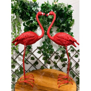 Kırmızı Flamingo Romantizmi: Sevgililer Günü Hediyesi