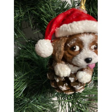 Çam kozalağı içinde Noel şapkalı sevimli köpek figürlü el yapımı yılbaşı ağacı süsü