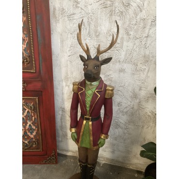 Geyik Asker Ayakta,Komutan