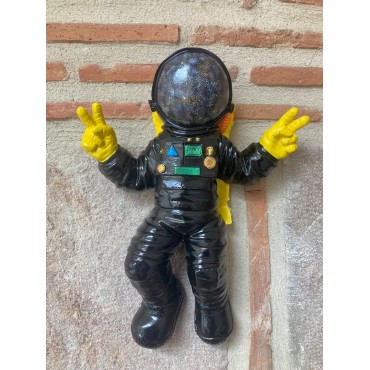 Astronot Duvar Biblo