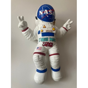 Astronot Duvar Biblo,Uzay